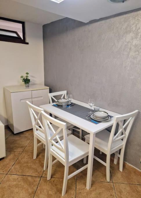 Casa Vacanza Castello 칼리아리 외부 사진